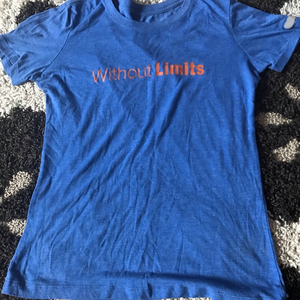 Without limits blue short sleeve shirt kids L